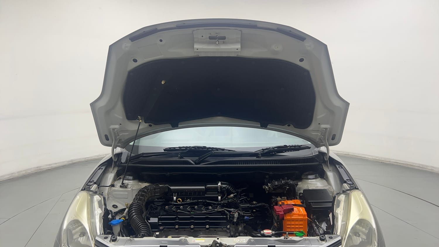 Used 2018 Maruti Suzuki Baleno Zeta 1.2 Petrol Manual engine ENGINE & BONNET OPEN FRONT VIEW