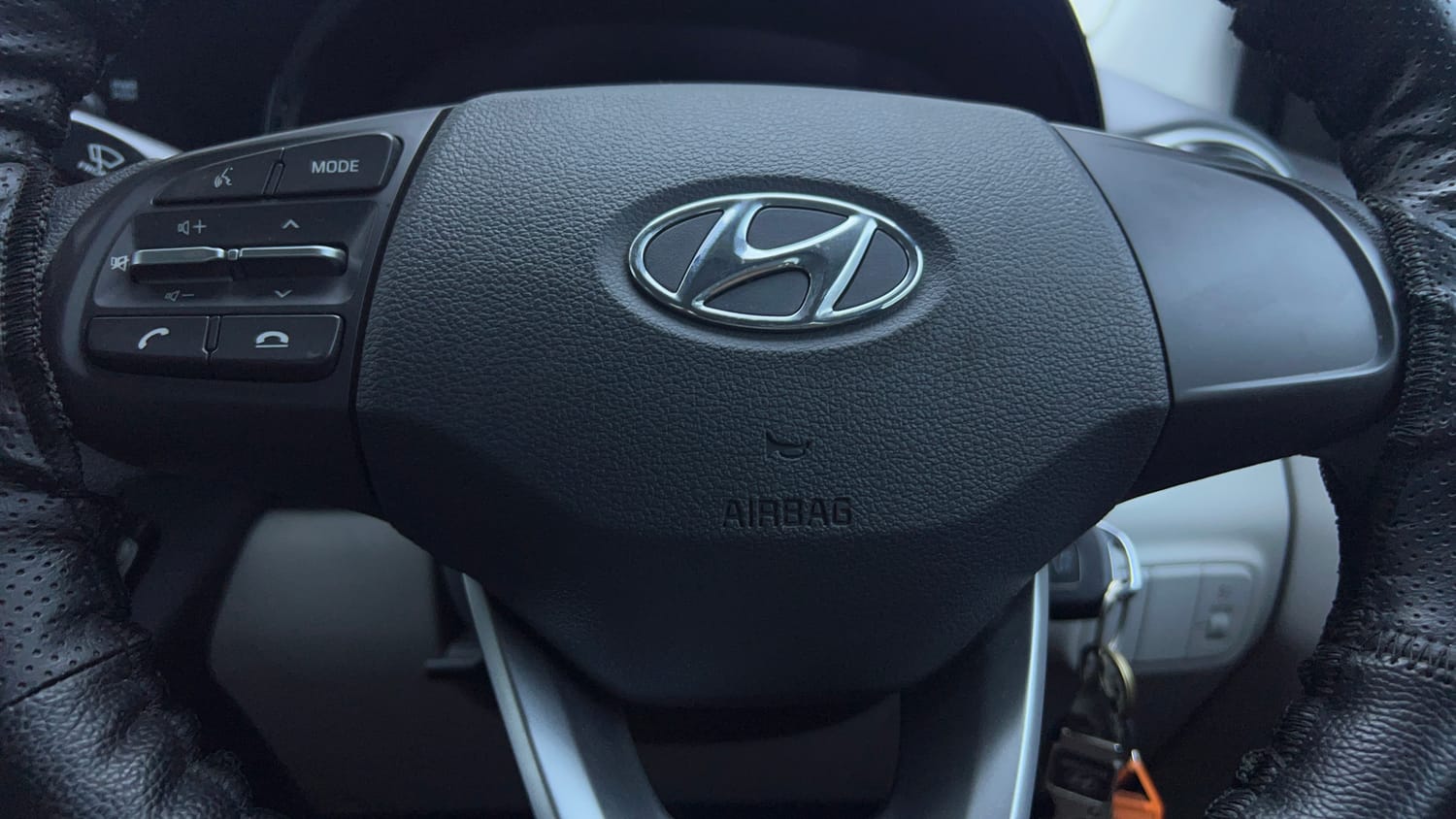 Used 2022 Hyundai Grand i10 Nios Sportz AMT 1.2 Kappa VTVT Petrol Automatic top_features Airbags