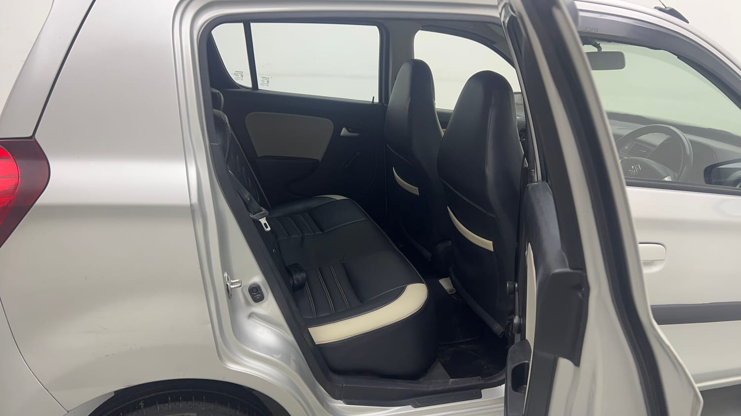 Used 2021 Maruti Suzuki Alto 800 VXi Petrol Manual interior RIGHT SIDE REAR DOOR CABIN VIEW