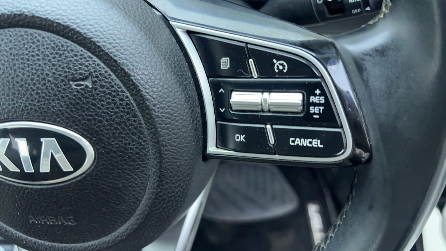 Used 2020 Kia Sonet HTX 1.0 iMT Petrol Manual top_features Cruise control