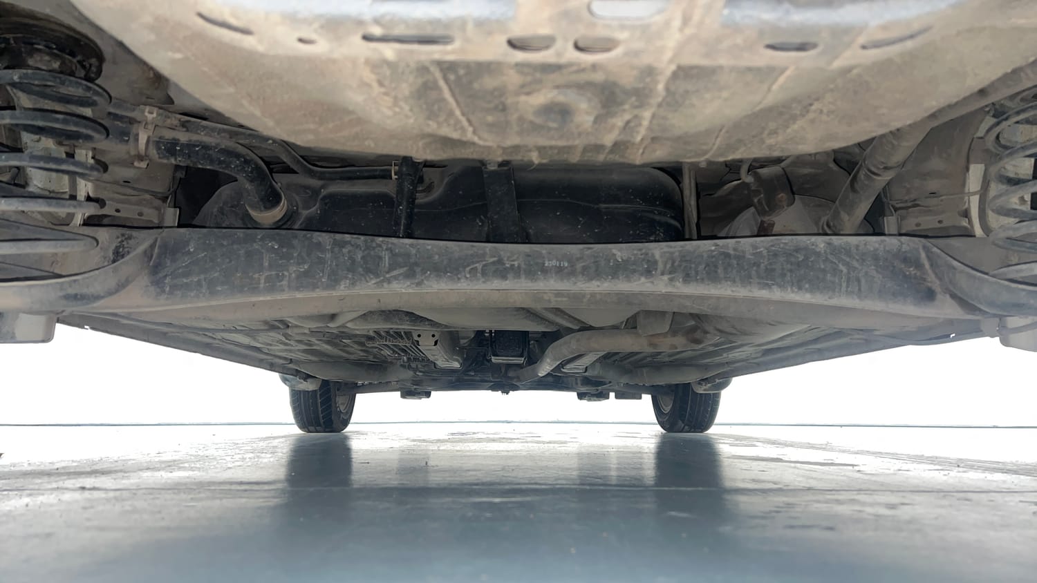 Used 2019 Honda Amaze 1.2 V MT Petrol Petrol Manual extra REAR UNDERBODY VIEW (TAKEN FROM REAR)