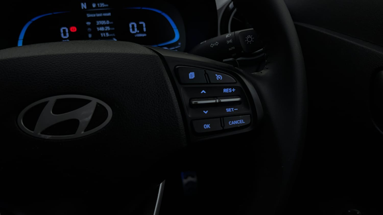 Used 2025 Hyundai Exter SX (O) Connect 1.2 AMT Petrol Automatic top_features Cruise control