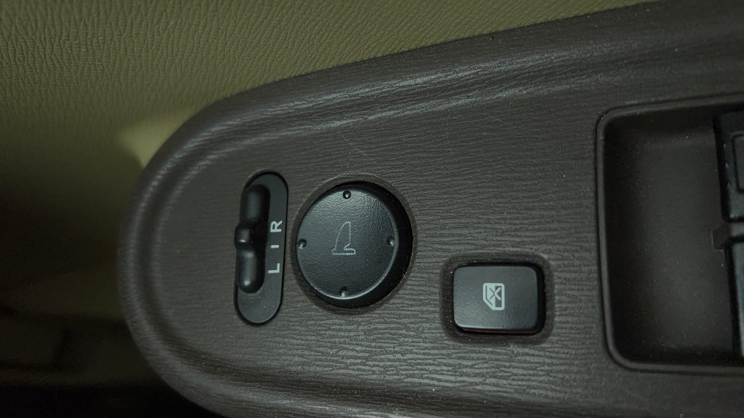 Used 2013 Honda Brio S MT Petrol Manual top_features Adjustable ORVM