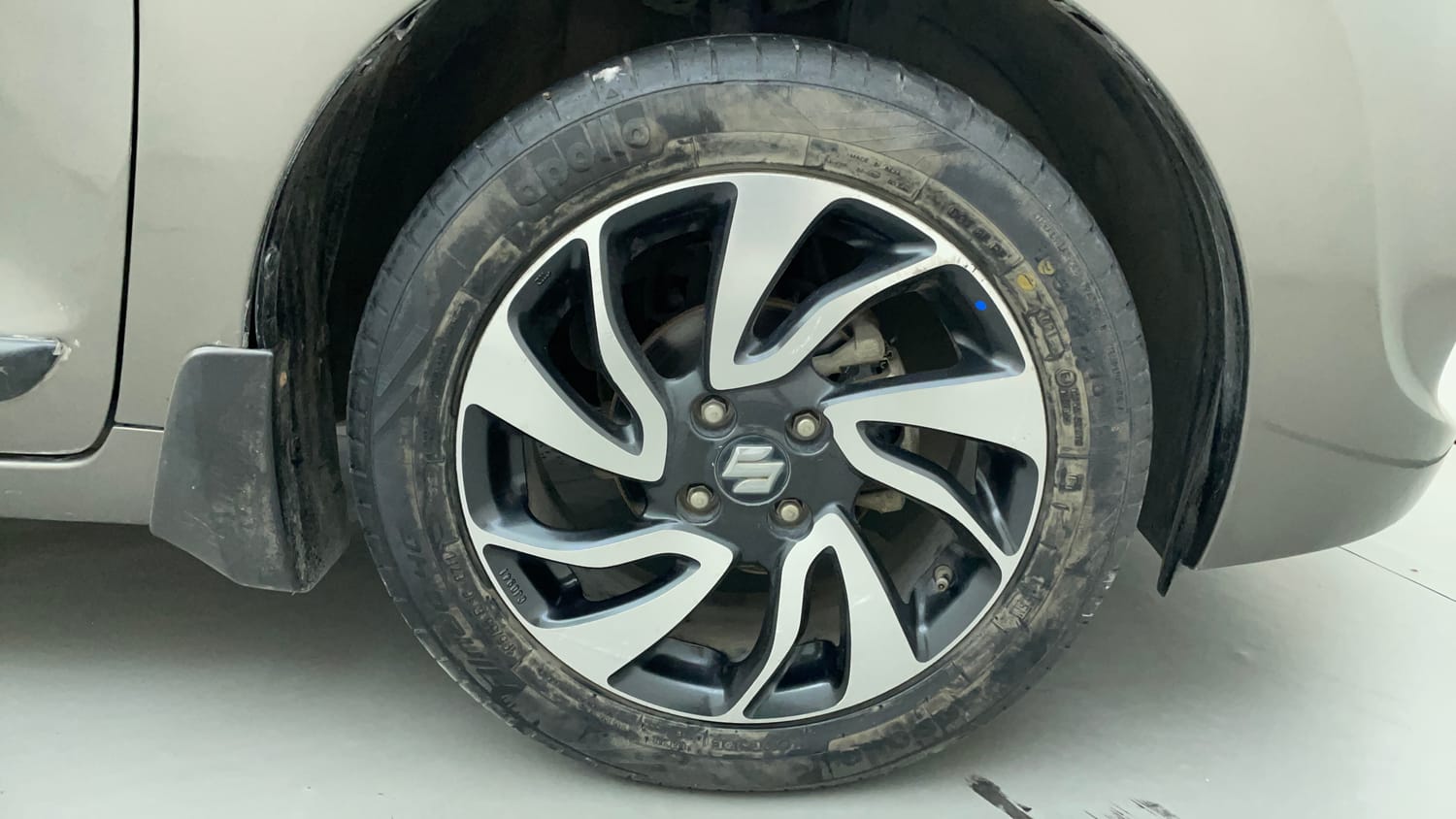 Used 2021 Maruti Suzuki Baleno Zeta Automatic Petrol Automatic tyres RIGHT FRONT TYRE RIM VIEW