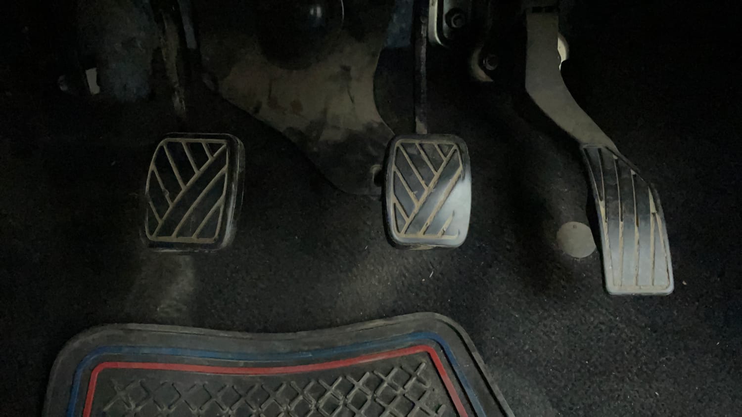 Used 2014 Maruti Suzuki Swift VXi Petrol Manual interior PEDALS VIEW