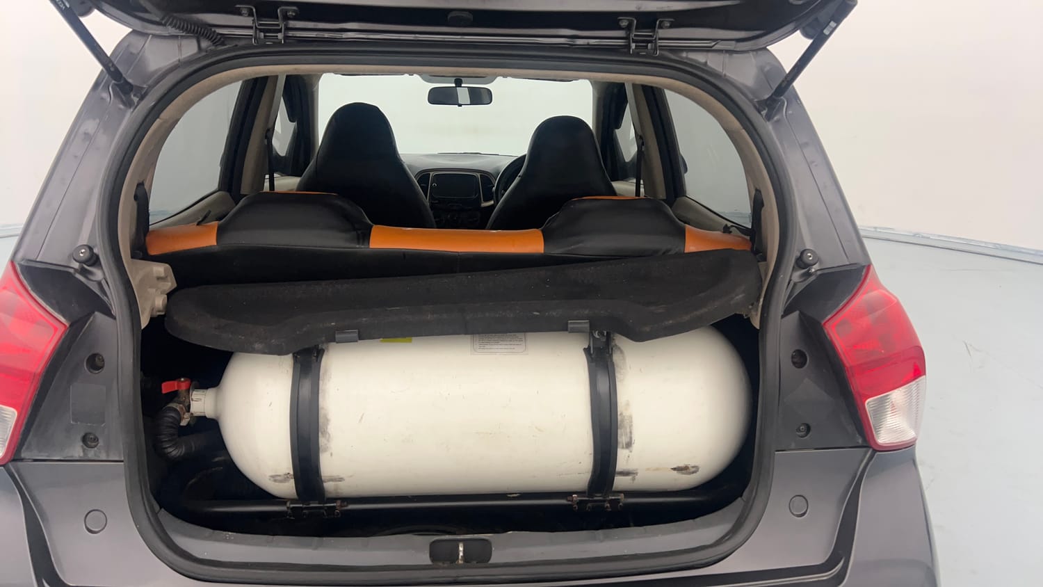 Used 2022 hyundai Santro Sportz Executive CNG Cng Manual interior DICKY INSIDE VIEW