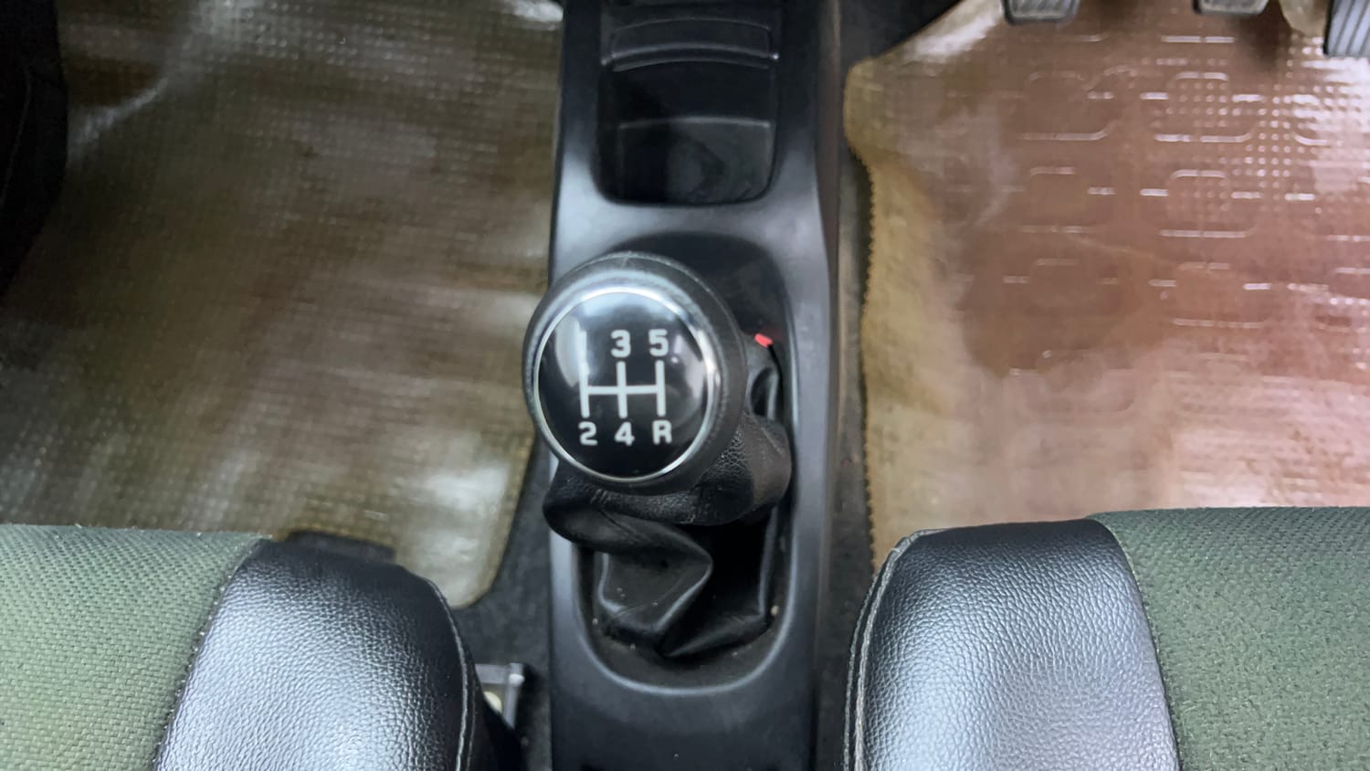 Used 2013 Maruti Suzuki Wagon R VXI Petrol Manual interior GEAR  KNOB VIEW