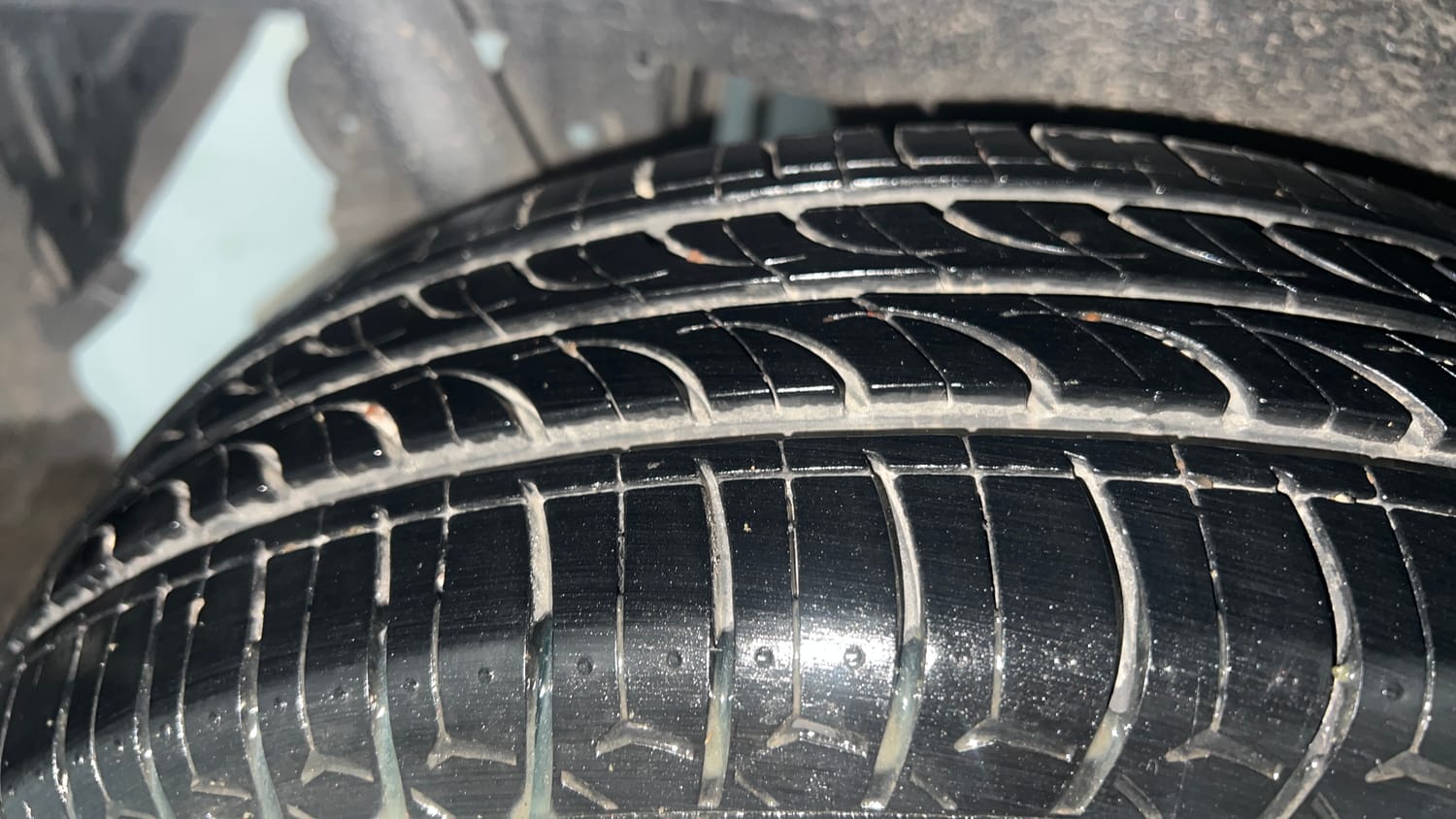 Used 2013 Maruti Suzuki Wagon R 1.0 VXi Petrol Manual tyres RIGHT REAR TYRE TREAD VIEW
