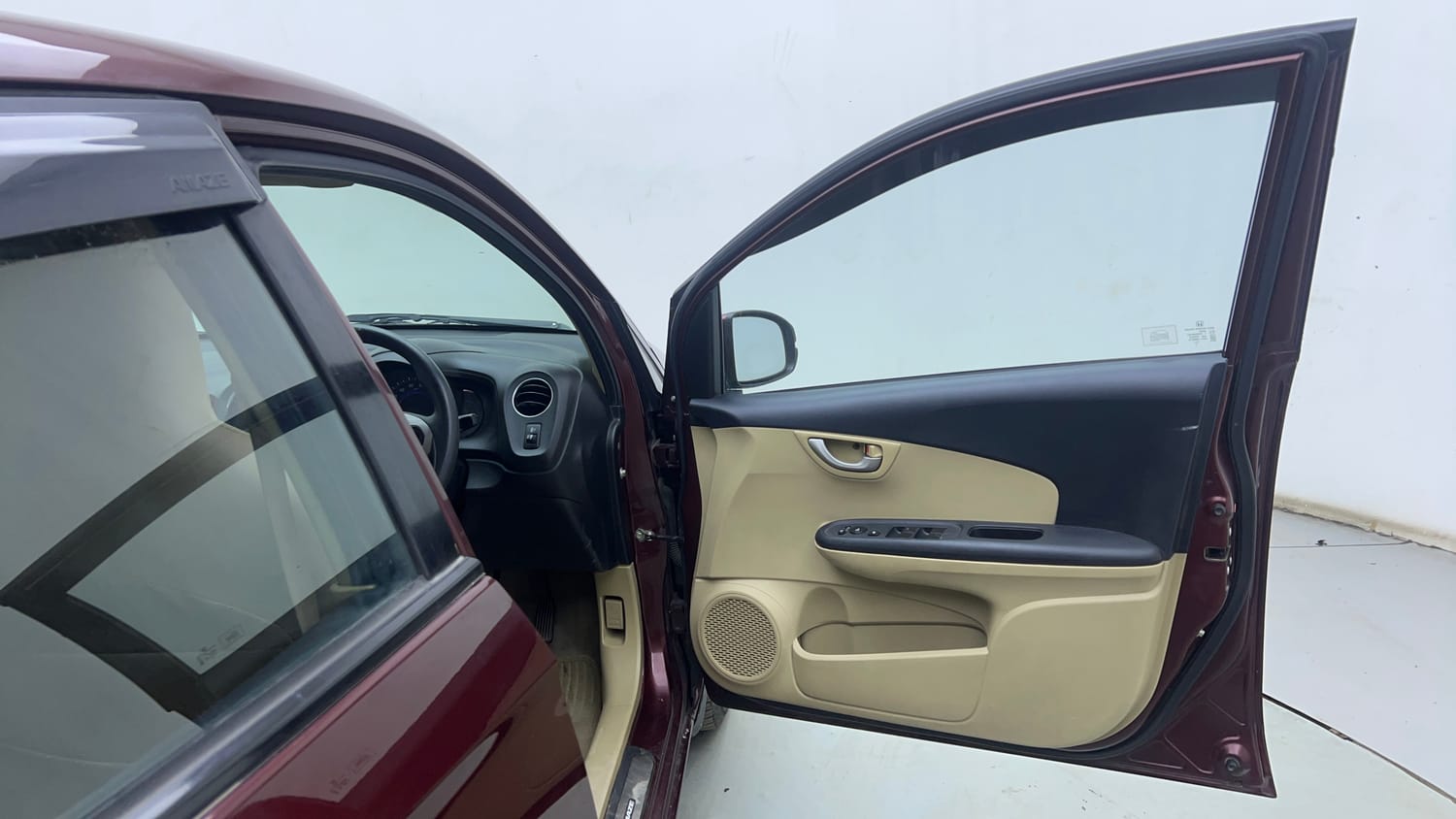Used 2015 Honda Amaze 1.2 VX  (O)  i-VTEC Petrol Manual interior RIGHT FRONT DOOR OPEN VIEW