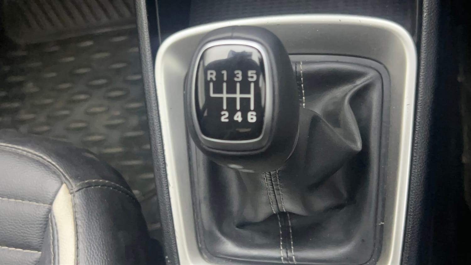 Used 2020 hyundai Venue SX 1.0 Turbo Petrol Petrol Manual interior GEAR  KNOB VIEW