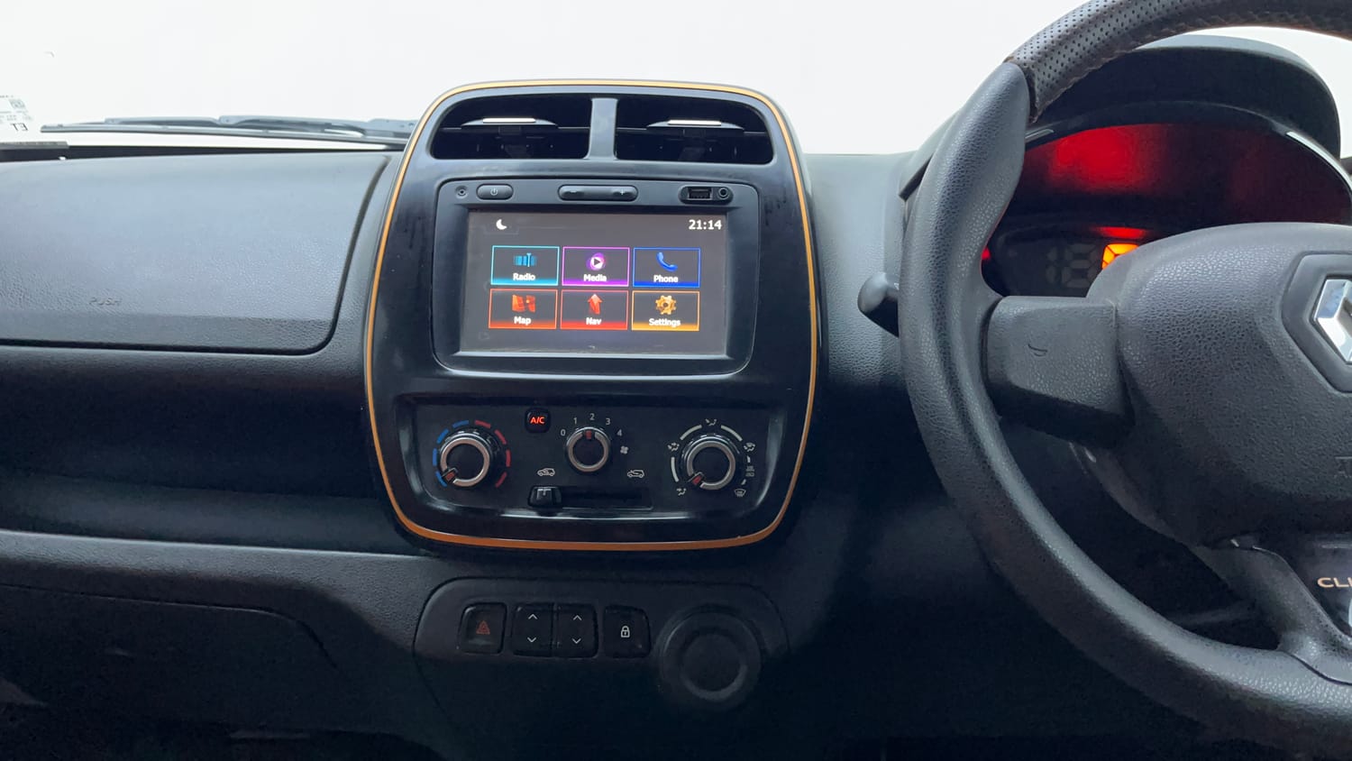 Used 2018 Renault Kwid CLIMBER 1.0 Petrol Manual interior MUSIC SYSTEM & AC CONTROL VIEW