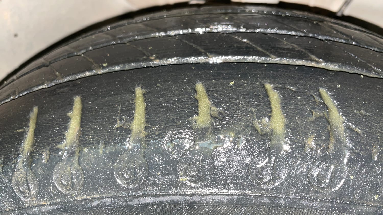Used 2021 Tata Tiago XE Petrol Manual tyres RIGHT FRONT TYRE TREAD VIEW