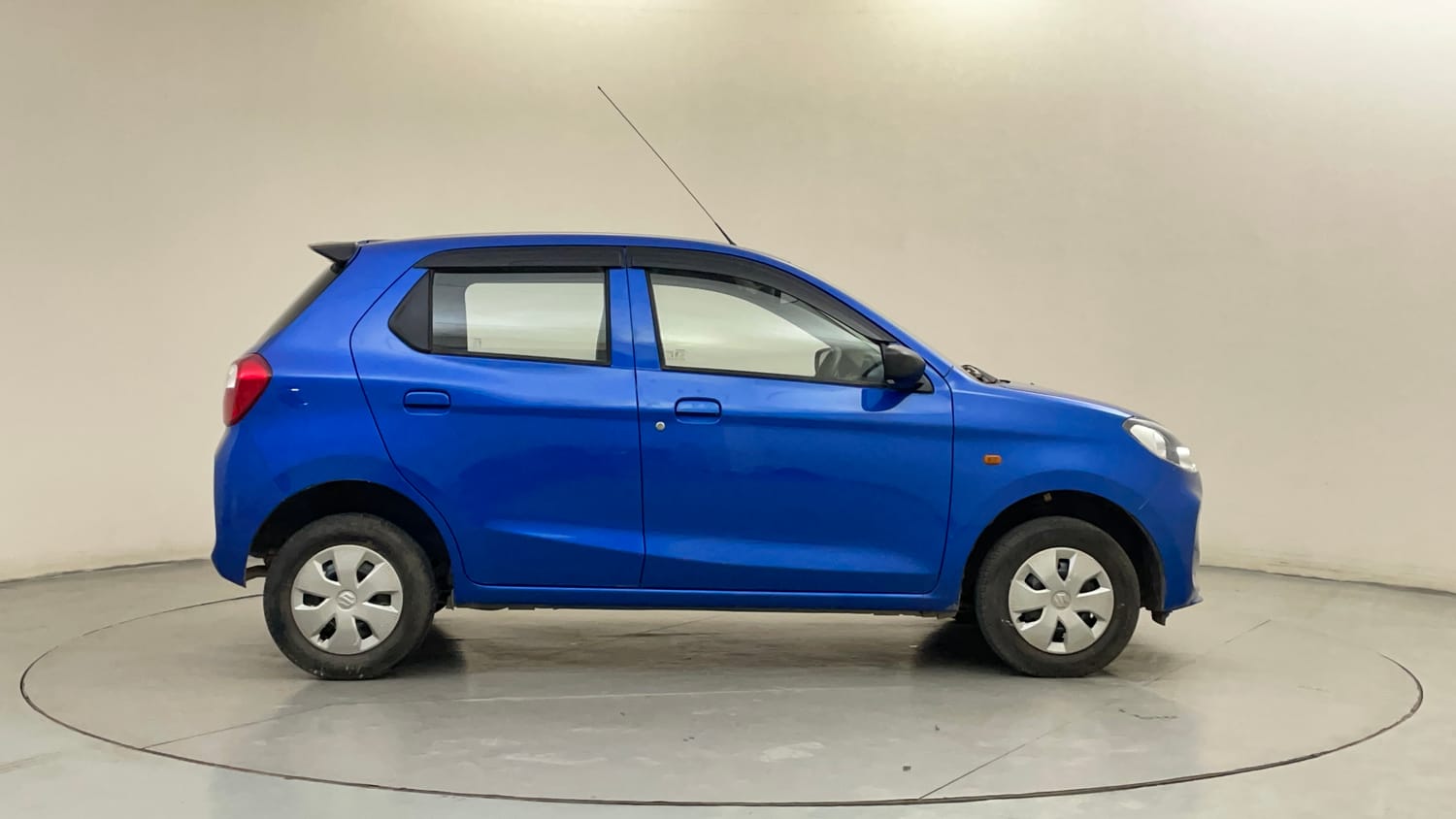 Used 2024 Maruti Suzuki Alto K10 VXi Plus Petrol Manual exterior RIGHT SIDE VIEW