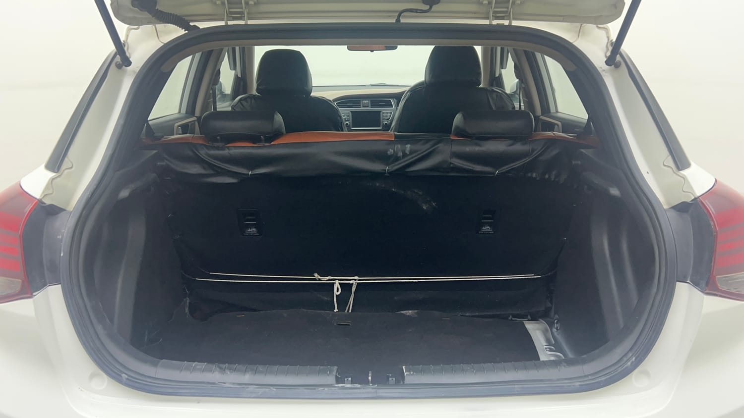 Used 2019 Hyundai Elite i20 Asta 1.2 (O) Petrol Manual interior DICKY INSIDE VIEW