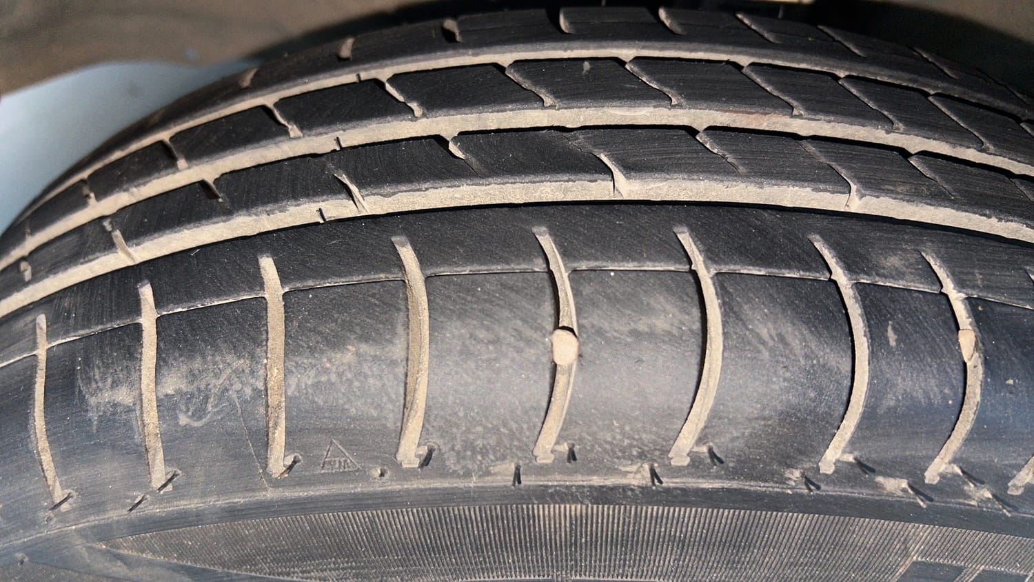 Used 2015 Maruti Suzuki Wagon R LXI CNG Cng Manual tyres LEFT FRONT TYRE TREAD VIEW