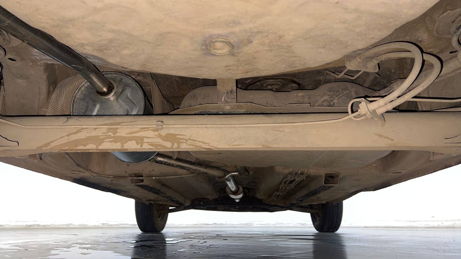 Used 2019 Datsun Redi-GO T (O) Petrol Manual extra REAR UNDERBODY VIEW (TAKEN FROM REAR)