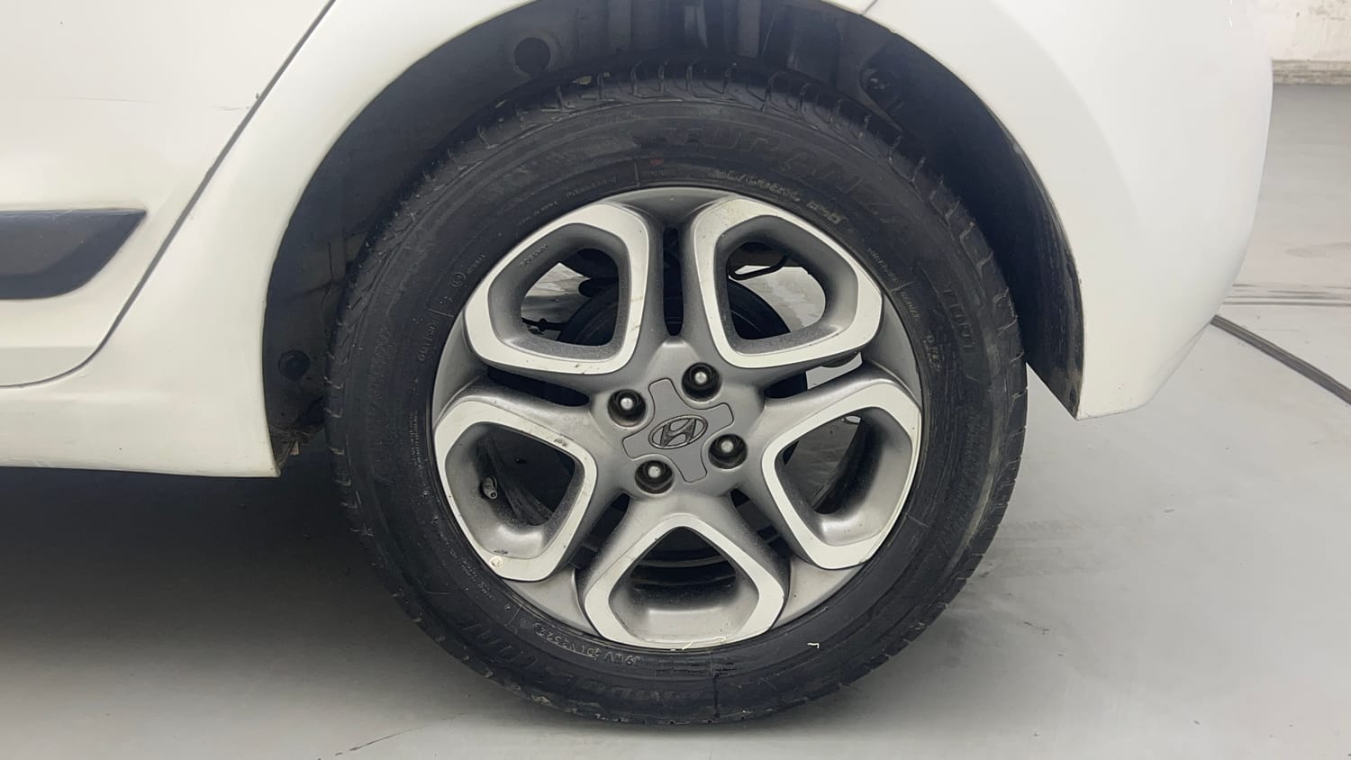 Used 2019 Hyundai Elite i20 Asta 1.2 (O) Petrol Manual tyres LEFT REAR TYRE RIM VIEW