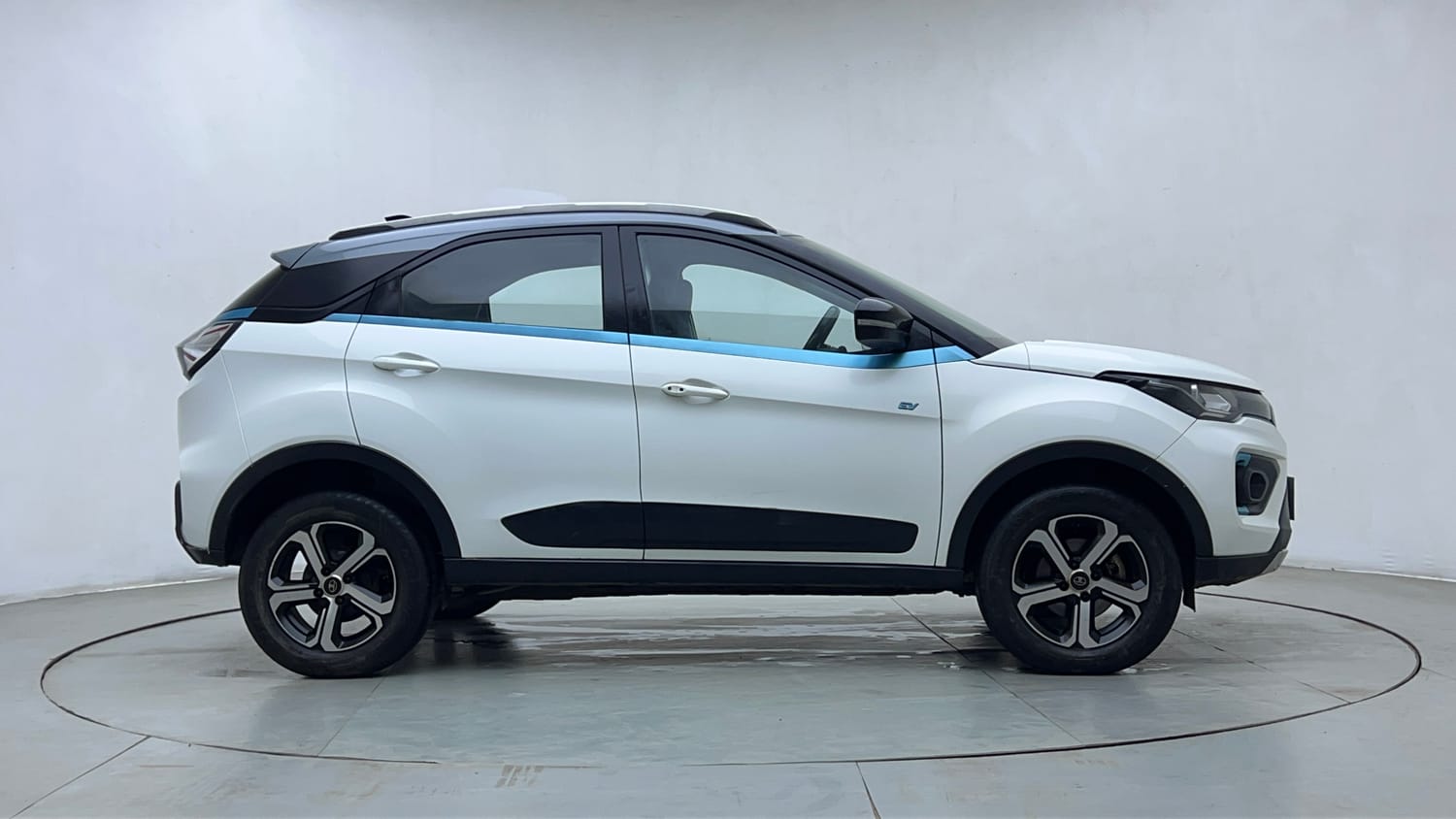 Used 2021 Tata Nexon EV XZ Plus Electric Automatic exterior RIGHT SIDE VIEW