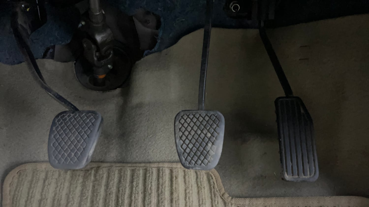 Used 2015 Honda Amaze 1.2 VX  (O)  i-VTEC Petrol Manual interior PEDALS VIEW