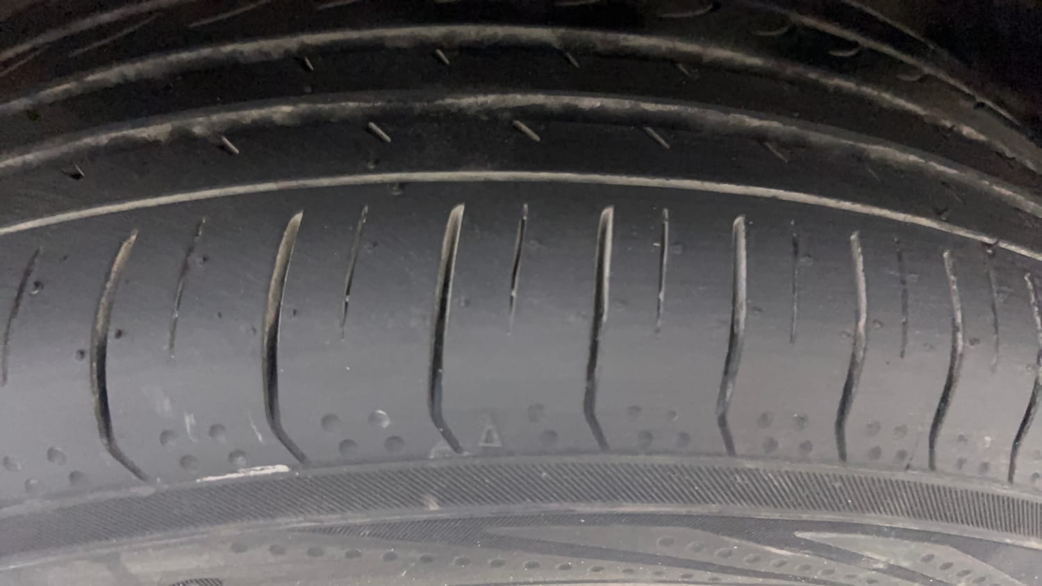 Used 2020 Jeep Compass Limited Plus Petrol AT Petrol Automatic tyres RIGHT FRONT TYRE TREAD VIEW
