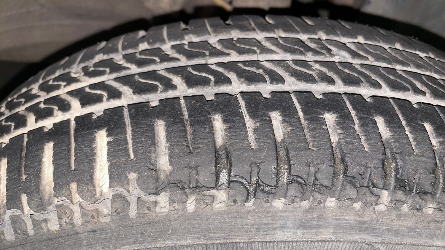 Used 2015 Tata Nano Twist XT Petrol Manual tyres RIGHT FRONT TYRE TREAD VIEW