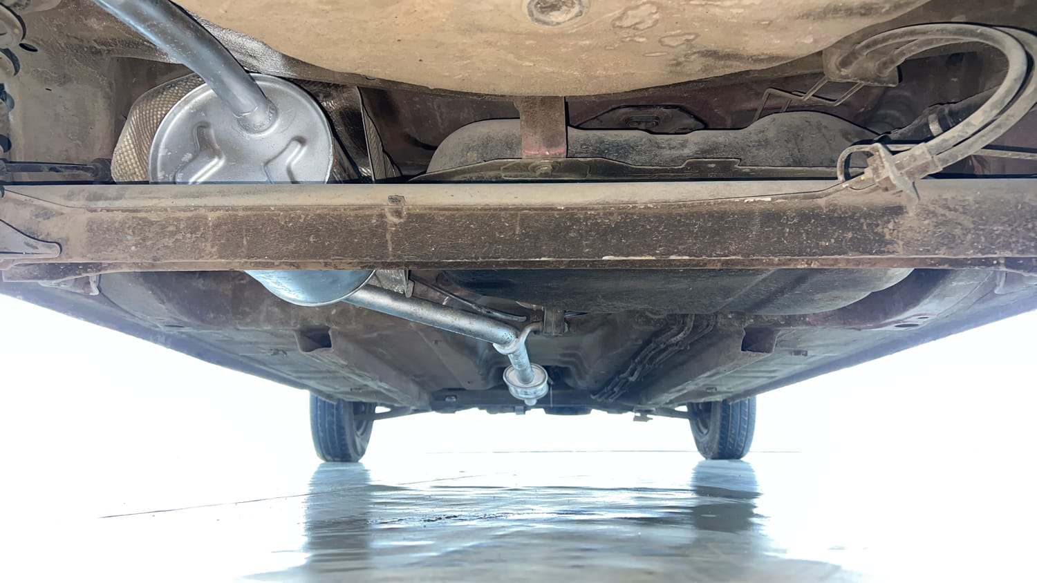 Used 2019 Renault Kwid RXT (O) 1.0 SCE Edition Petrol Manual extra REAR UNDERBODY VIEW (TAKEN FROM REAR)