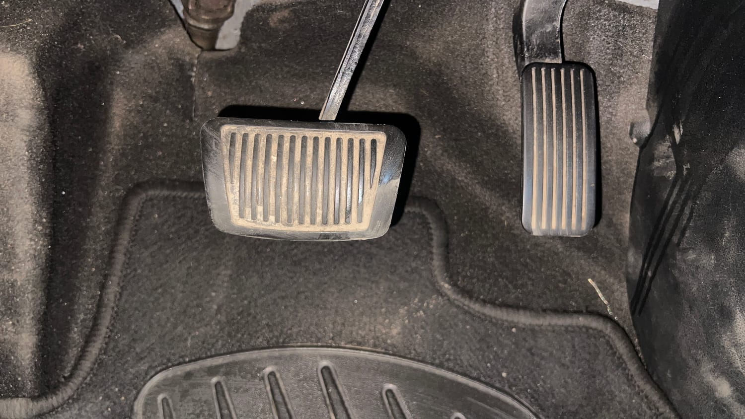 Used 2022 Hyundai Alcazar Signature (O) 6 STR 1.5 Diesel AT Diesel Automatic interior PEDALS VIEW