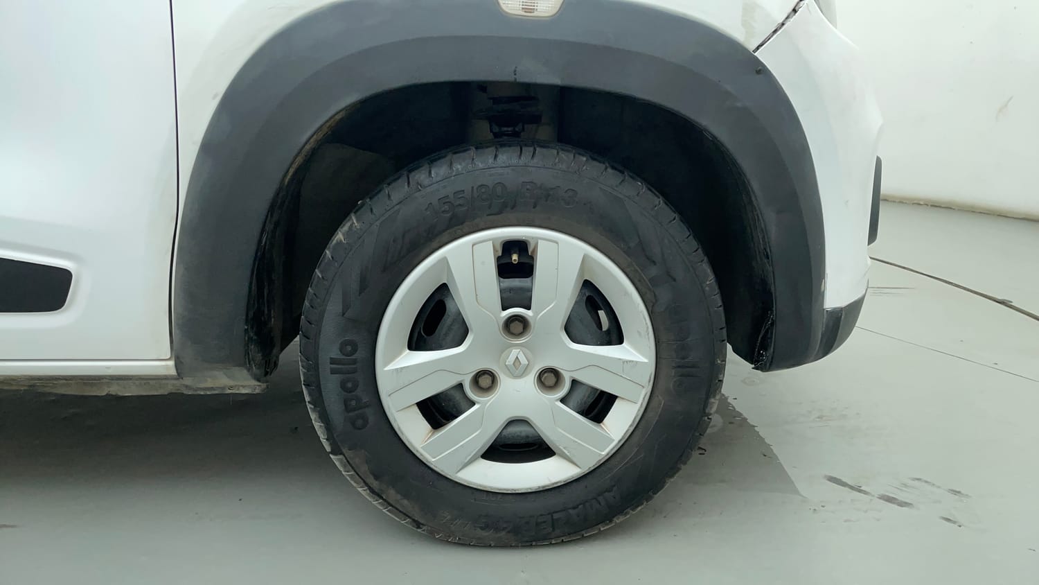 Used 2016 Renault Kwid RXT Petrol Manual tyres RIGHT FRONT TYRE RIM VIEW