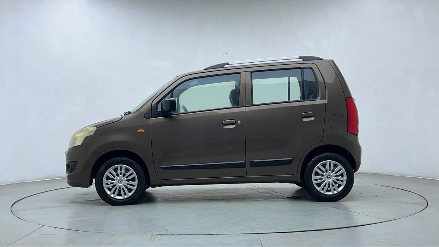 Used 2013 Maruti Suzuki Wagon R VXI Petrol Manual exterior LEFT SIDE VIEW