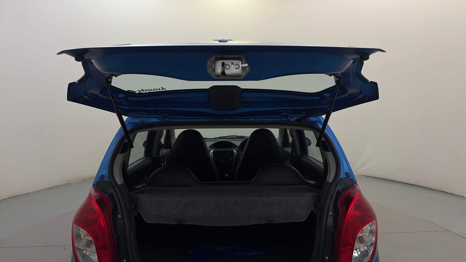 Used 2018 Maruti Suzuki Alto 800 VXi Petrol Manual interior DICKY DOOR OPEN VIEW