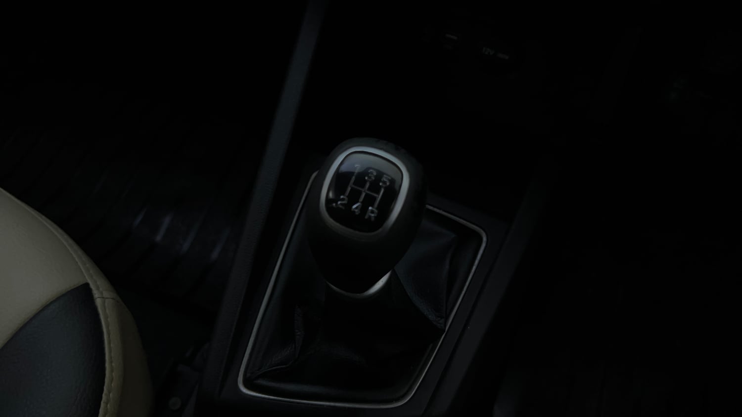 Used 2015 Hyundai Elite i20 Asta 1.2 Petrol Manual interior GEAR  KNOB VIEW
