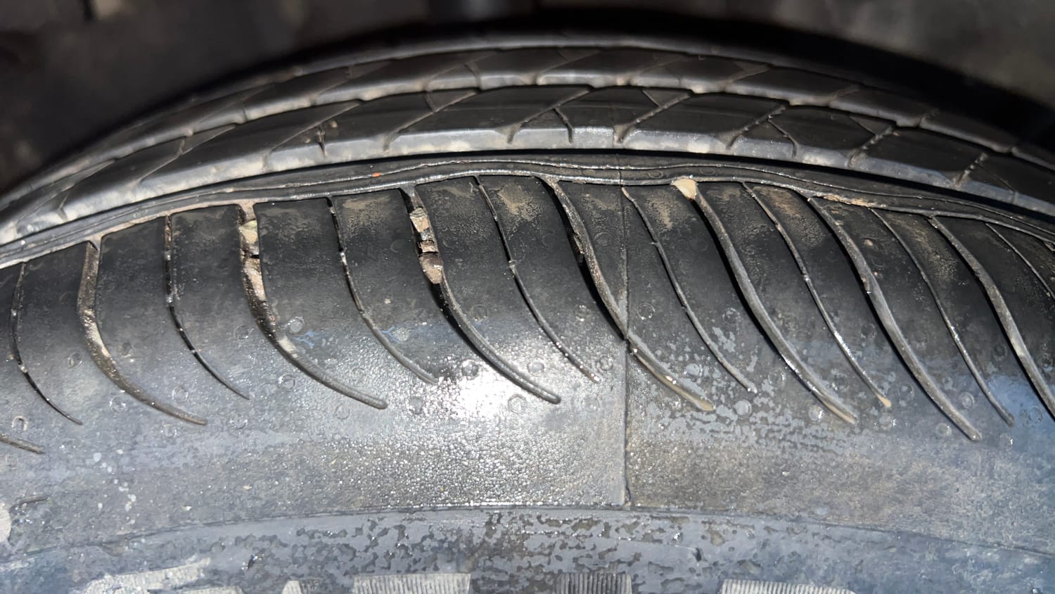 Used 2020 Tata Tiago XZA Plus Dual Tone Petrol Automatic tyres RIGHT REAR TYRE TREAD VIEW