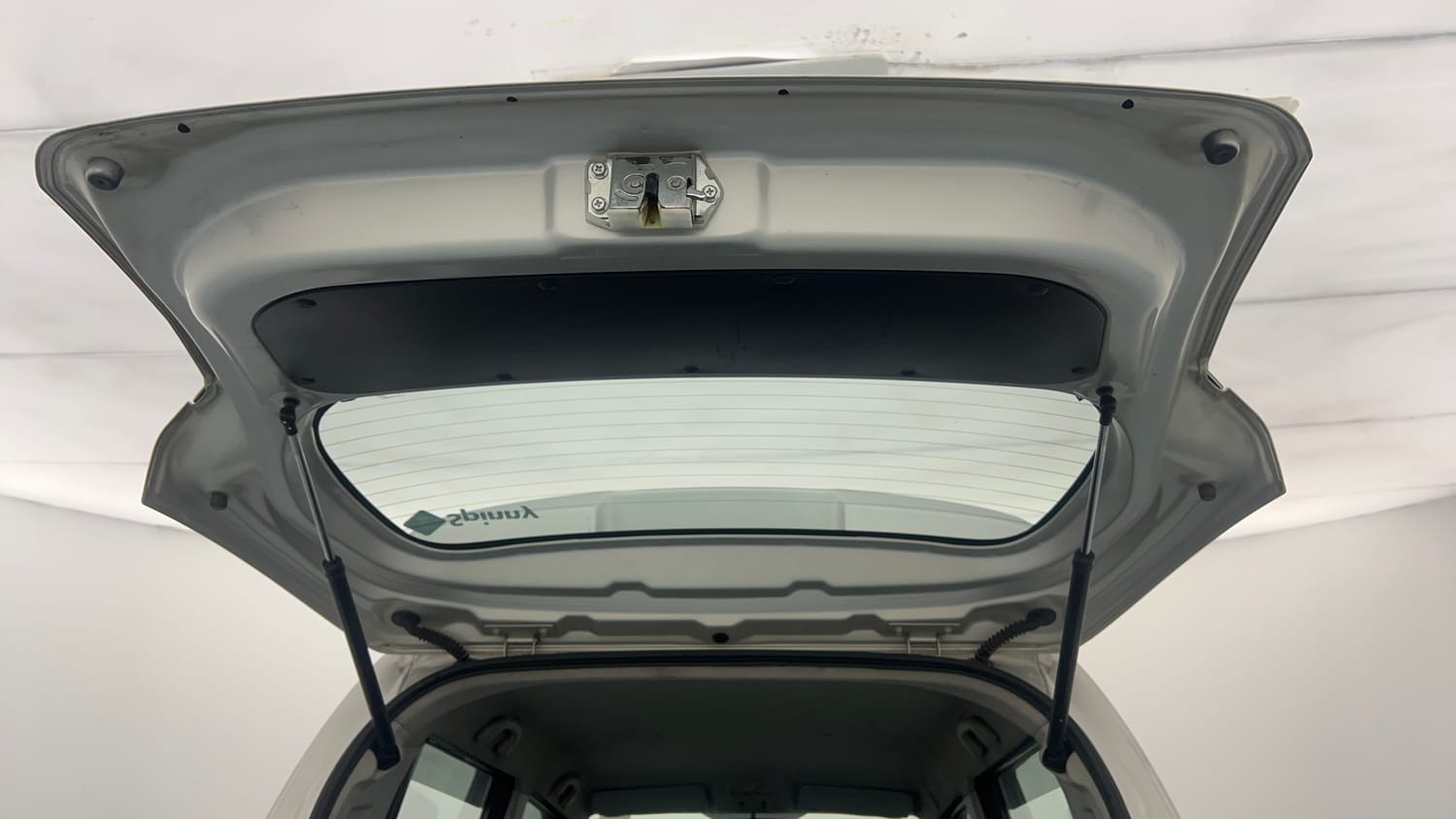 Used 2013 Maruti Suzuki Wagon R 1.0 VXi Petrol Manual interior DICKY DOOR OPEN VIEW