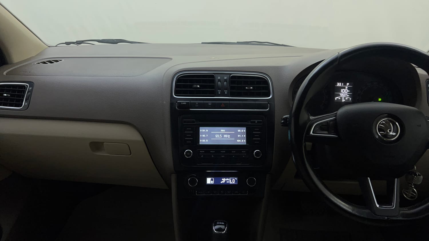 Used 2016 Skoda Rapid 1.5 TDI CR Style Plus AT Diesel Automatic interior MUSIC SYSTEM & AC CONTROL VIEW