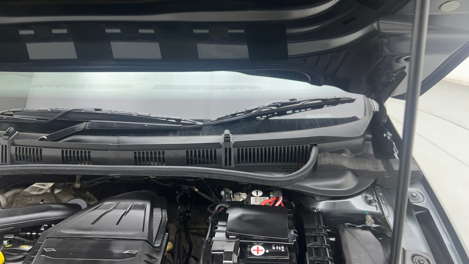 Used 2023 Skoda Slavia Style 1.0L TSI MT Petrol Manual engine ENGINE LEFT SIDE HINGE & APRON VIEW