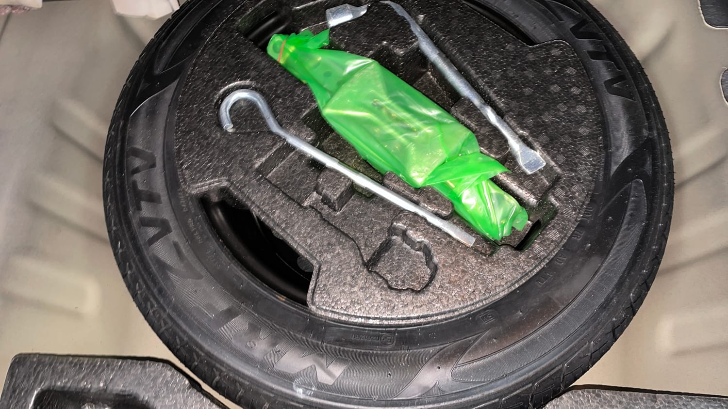 Used 2022 Maruti Suzuki Ciaz Zeta 1.5 Petrol Manual tyres SPARE TYRE VIEW