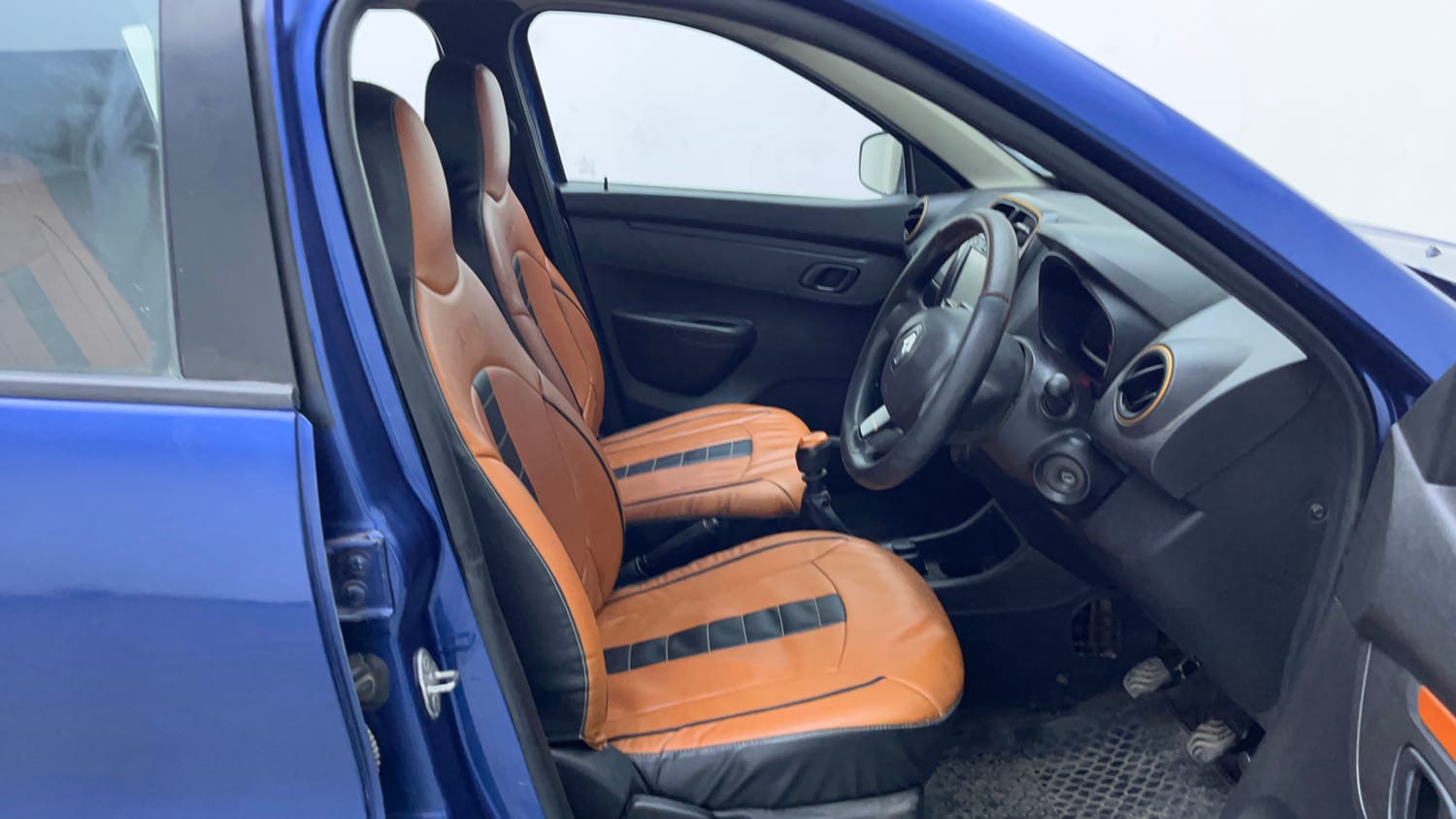 Used 2018 Renault Kwid CLIMBER 1.0 Petrol Manual interior RIGHT SIDE FRONT DOOR CABIN VIEW