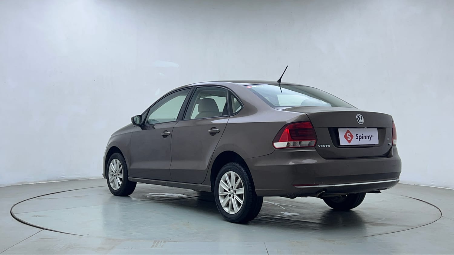 Used 2016 Volkswagen Vento Highline Petrol AT Petrol Automatic exterior LEFT REAR CORNER VIEW