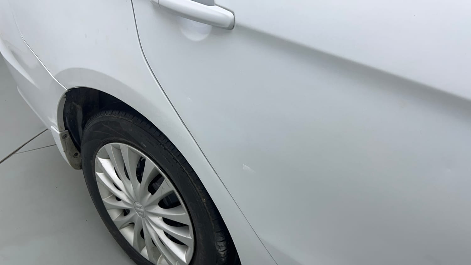 Used 2016 Maruti Suzuki Ciaz VXi+ AT Petrol Automatic dents MINOR DENT