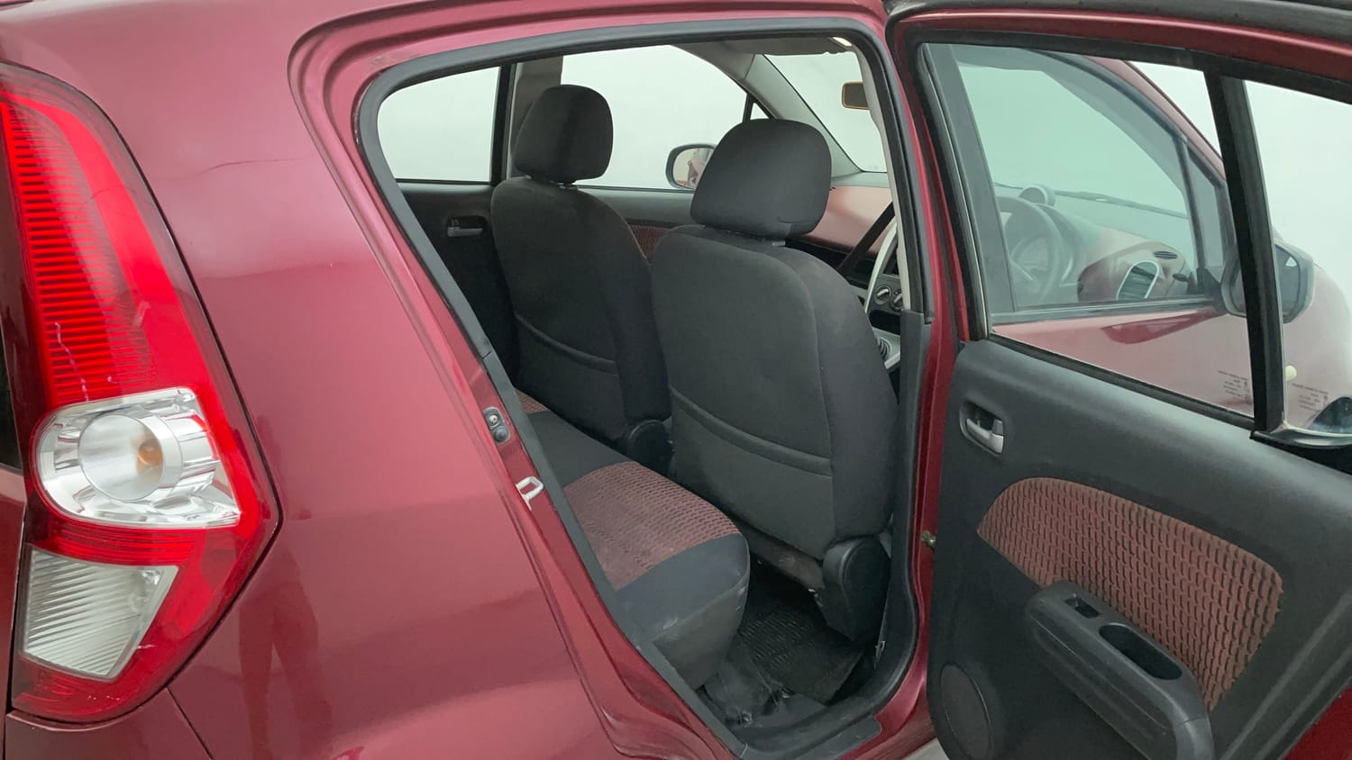Used 2013 Maruti Suzuki Ritz Vxi BS-IV Petrol Manual interior RIGHT SIDE REAR DOOR CABIN VIEW