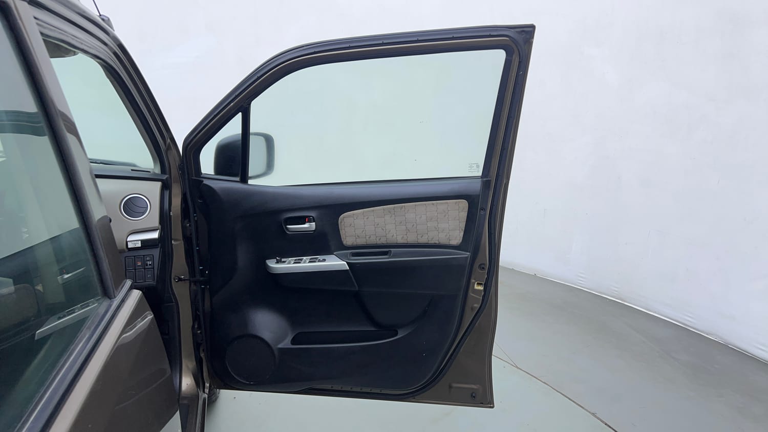 Used 2013 Maruti Suzuki Wagon R VXI Petrol Manual interior RIGHT FRONT DOOR OPEN VIEW