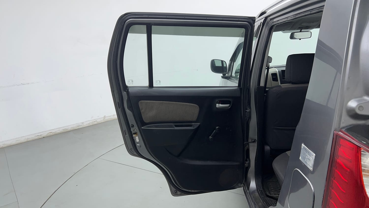Used 2015 Maruti Suzuki Wagon R LXI CNG Cng Manual interior LEFT REAR DOOR OPEN VIEW