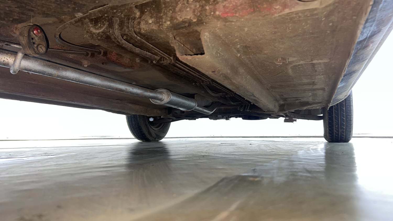 Used 2019 Renault Kwid RXT (O) 1.0 SCE Edition Petrol Manual extra REAR RIGHT UNDERBODY VIEW