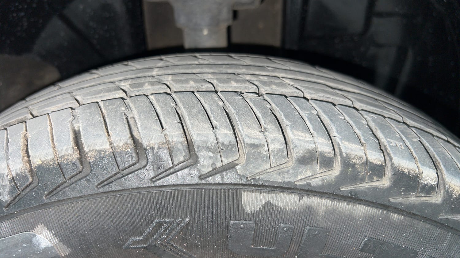 Used 2019 Renault Kwid RXT (O) 1.0 SCE Edition Petrol Manual tyres RIGHT FRONT TYRE TREAD VIEW