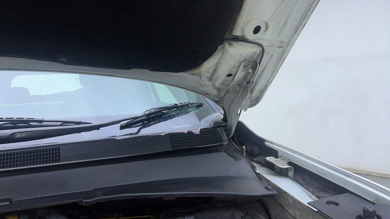 Used 2021 Jeep Compass Model S (O) Diesel 4x4 AT Diesel Automatic engine ENGINE LEFT SIDE HINGE & APRON VIEW