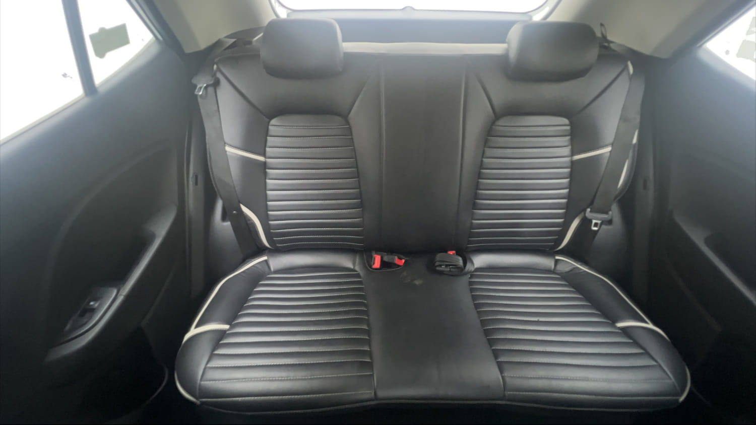 Used 2020 hyundai Venue SX 1.0 Turbo Petrol Petrol Manual interior REAR SEAT CONDITION VIEW