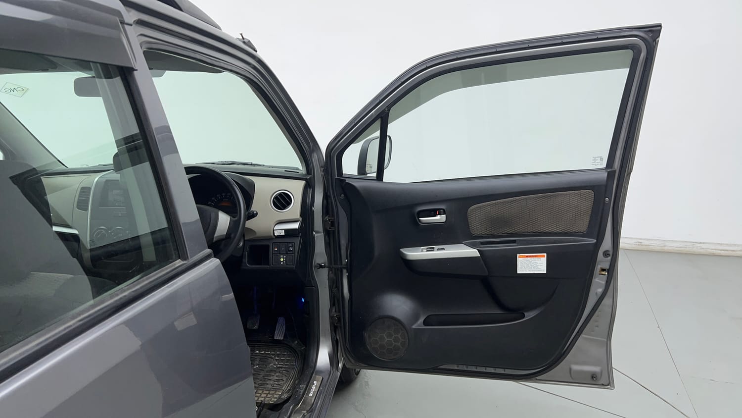 Used 2015 Maruti Suzuki Wagon R LXI CNG Cng Manual interior RIGHT FRONT DOOR OPEN VIEW