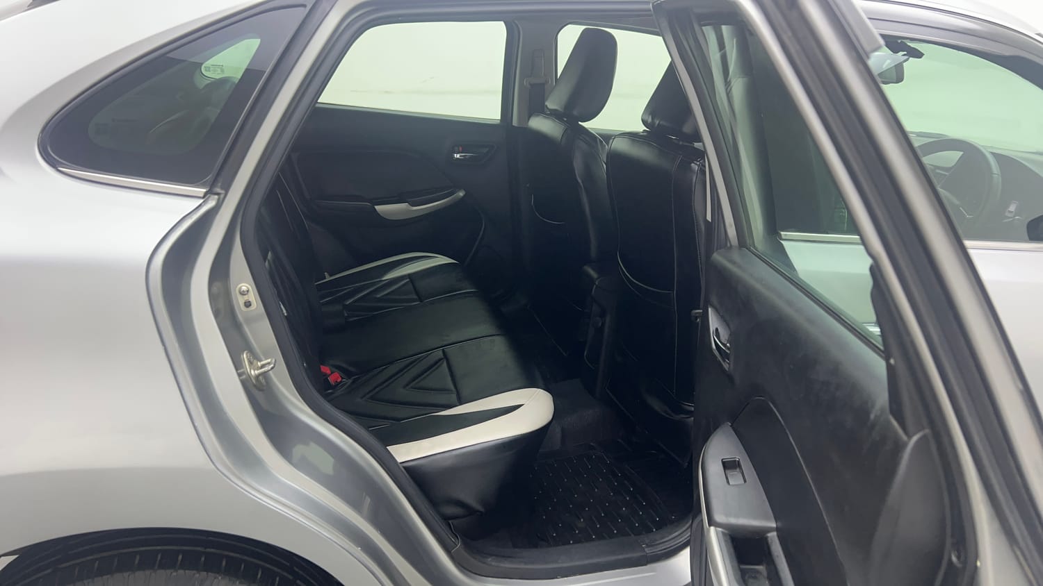 Used 2018 Maruti Suzuki Baleno Zeta 1.2 Petrol Manual interior RIGHT SIDE REAR DOOR CABIN VIEW