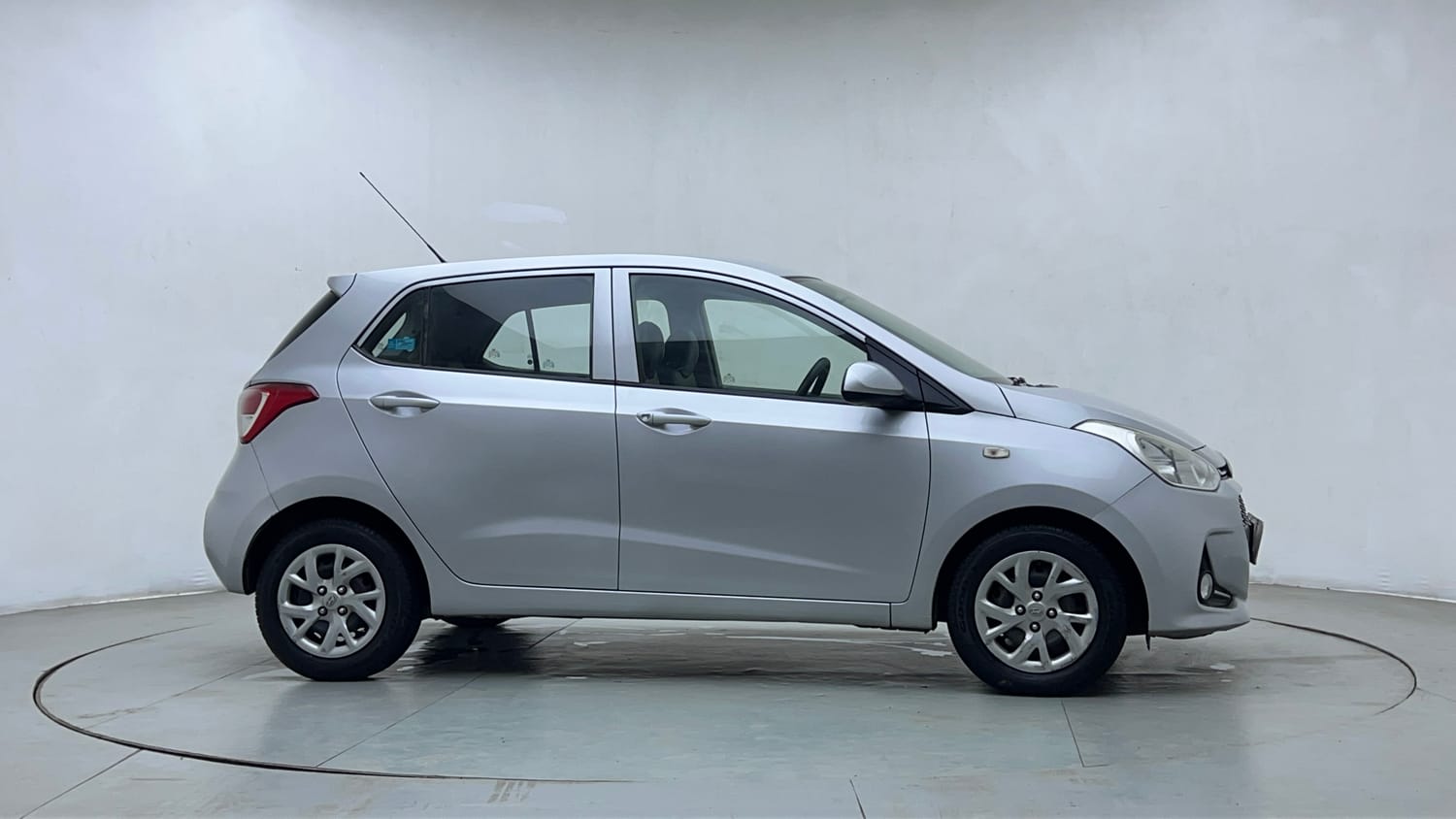 Used 2017 Hyundai Grand i10 Magna AT 1.2 Kappa VTVT Petrol Automatic exterior RIGHT SIDE VIEW