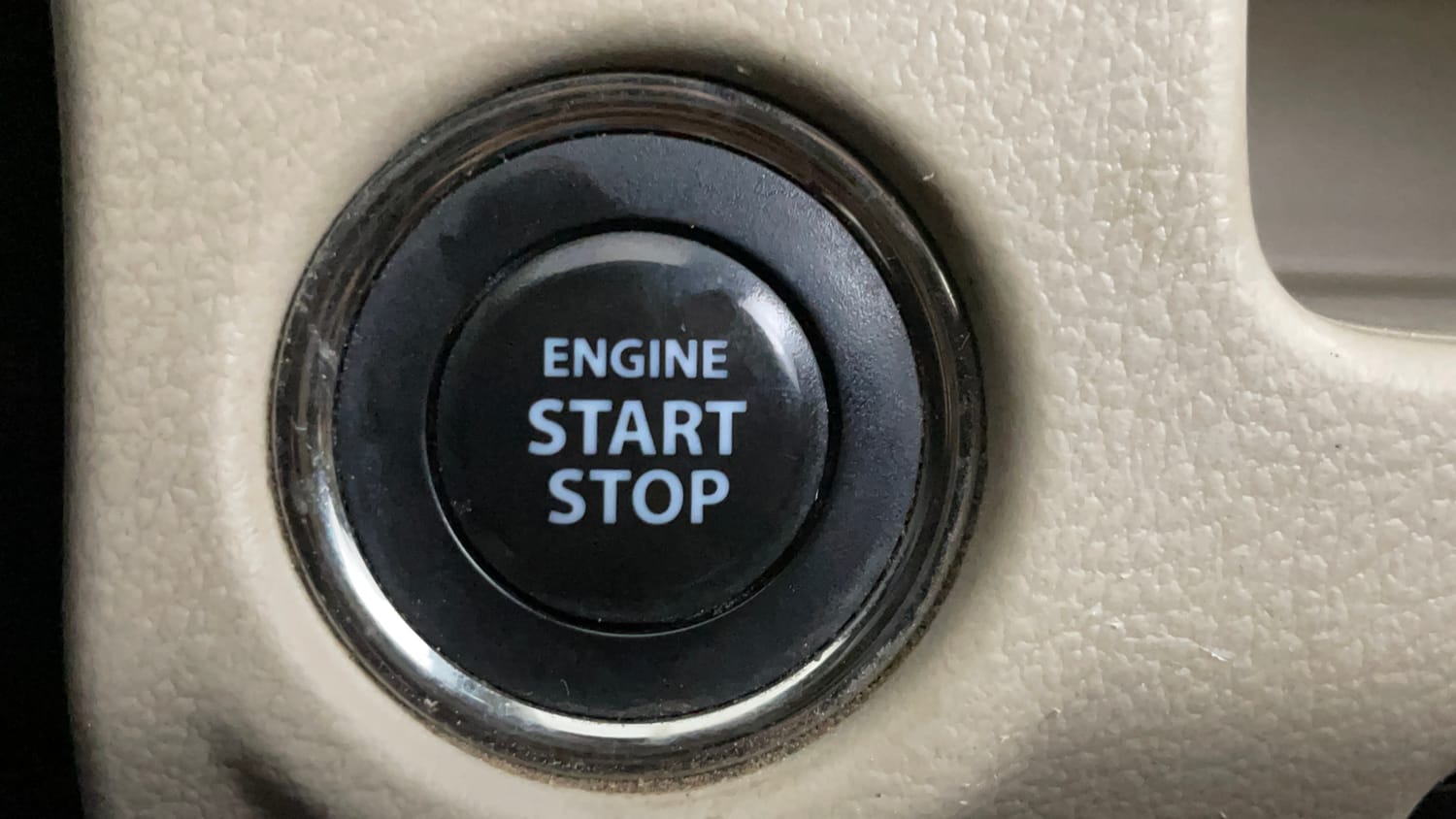 Used 2018 Maruti Suzuki Ciaz Alpha Hybrid 1.5 AT Petrol Automatic top_features Keyless start